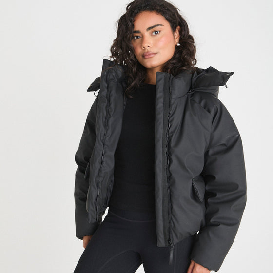 THE SHORT PUFFER COAT - BLACK