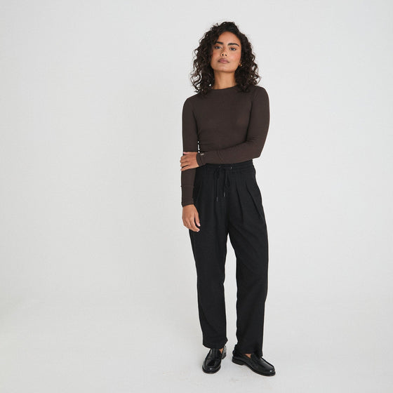 THE ULTIMATE RELAXED WOOL TROUSER - BLACK